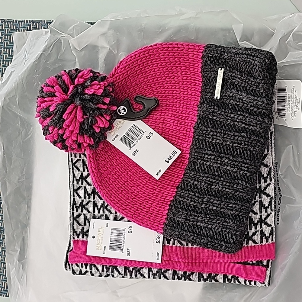 MK Hat and Scarf Set